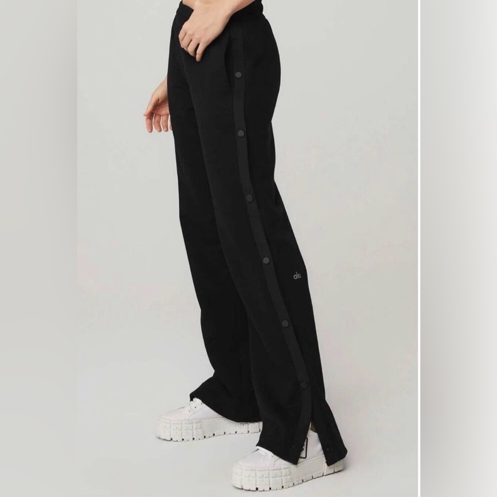 ALO Yoga Black Button-Detail Track Pants